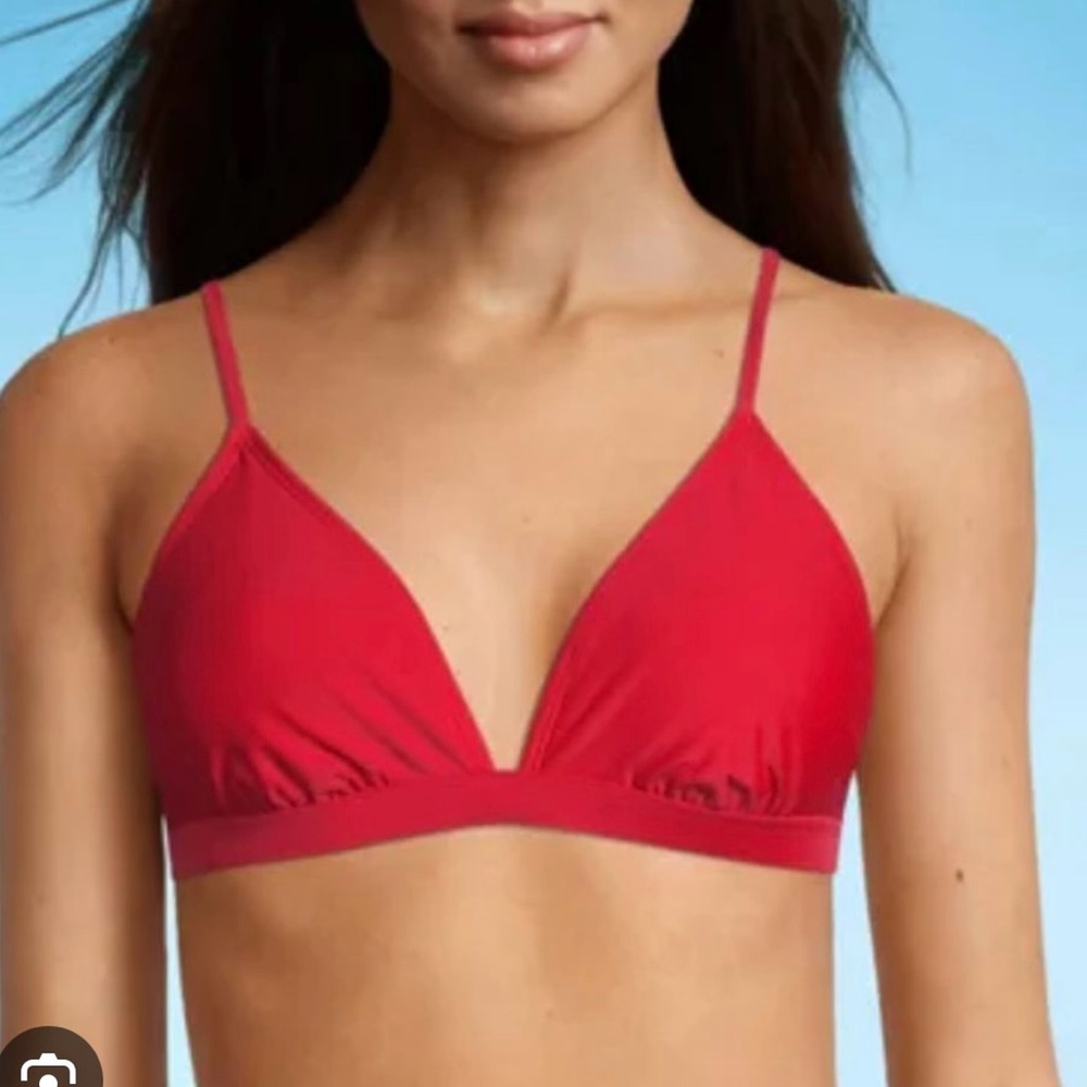 Decree triangle bikini swimsuit top.removable cups.Adjustable straps. Brand new